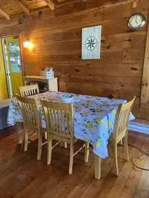 Cozy, ocean-side retreat - Image 4