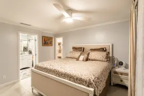 BoyntonBeach Renovated House: Safest Area, Screened Pool, Patio, Bar, Near Beach - Image 3
