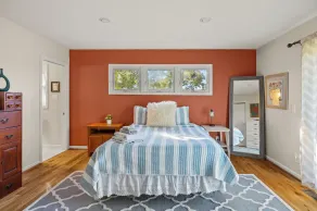 Panoramic lake view retreat with firepit! Centrally located on Wine Trail! - Image 5