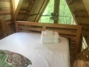 Firefly Bend Treehouse - View of the National Forest from Your Bed - Image 5