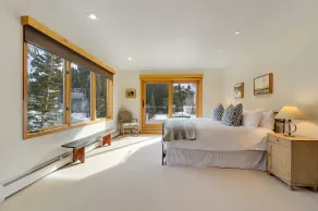 Lyxigt 6 sovrum hem beläget i Alta med utomhus badtunna, biljardbord och kockens kök - Image 3