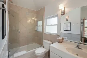 Historic West Beach Apartment — 2 blocks to the Beach - Image 2