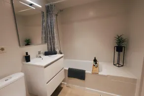Apartment with air conditioning and communal pool - Image 4