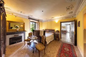 6 Person Apartment - Image 4