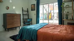 Charming & Bright 2bd/2ba Near UA & 4th Ave - Image 4