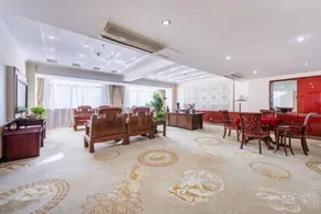 Hongrui Holiday Hotel - Image 2