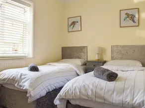 2 bedroom accommodation in Clanfield, near Petersfield - Image 4