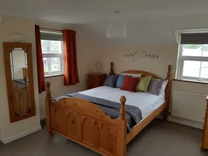 Comfortable & Homely - Image 5