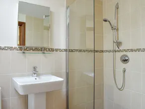 4 bedroom accommodation in Leigh, near Sherborne - Image 2