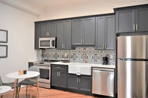 Historic Court Square Apt - Image 4