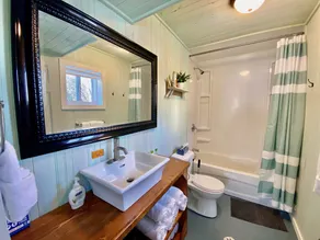 The Oakdene Cottage - hot tub with a lake view! - Image 5