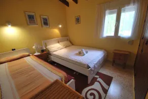 Sonniges Ferienhaus mit privatem Pool - Image 4