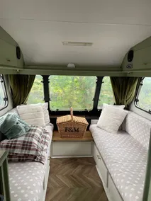 Cosy Caravan sleeps 2 with Patio and Parking - Image 3