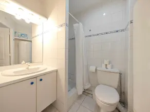 Central Studio with 2 Double Beds - Image 2