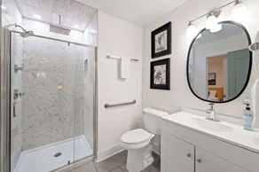 Spacious Home Near Ark, Perfect for 12 Guests - Image 5