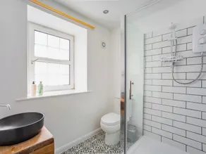 2 bedroom accommodation in Haltwhistle - Image 4