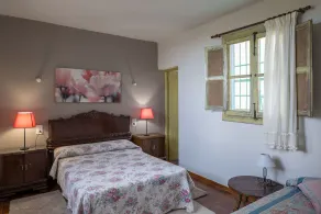 House -Sleeps 8-Natural Pool-Pet Friendly - Image 3