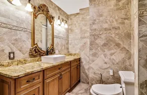 Spacious Home with Antique Decor - Image 4