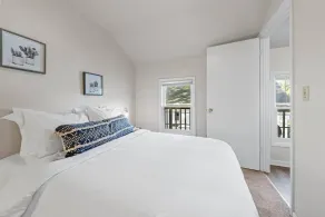 Sunny, Furnished  2 Bedroom Upper Apt Near Downtown Green Bay - Image 4