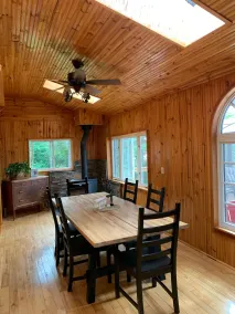 GORGEOUS 4 Season WATERFRONT Cottage Family Getaway, Sleeps up to 14 w loft apt - Image 3