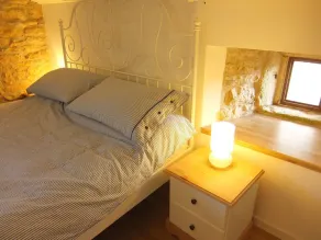 Old Atelier Gite: Nyrenoveret 4-Stjern Gammelt Stenhus, Privat Have, Gratis WiFi - Image 5
