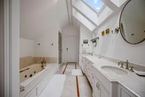 Luxury, family friendly home, with views, privacy and access to Maine's best! - Image 4