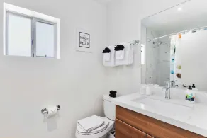 Poolside Studio in Central DTPH Location w/ Pool - Image 2