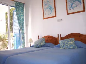 Luksus villa, fantastisk udsigt, i hjertet af landsbyen, tæt på Coral Bay. - Image 4