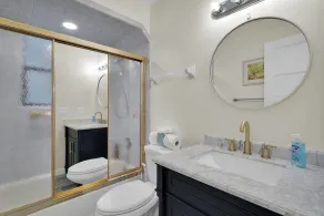Coastal Heated Pool Home, 10 mins to the beach and downtown  - Image 4