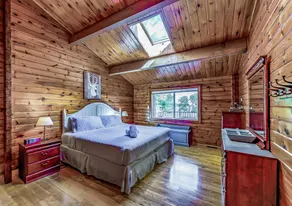 Renovated 4 Bed, 3 Bath. Mins from Port Sandfield. Tennis! Beach! - Image 2
