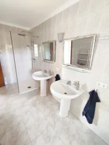 Spacious, quiet house with a view of the sea - Image 2