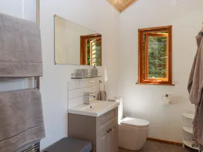 Nelli Lodge at Mile End - Image 3
