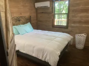 Custom craftsman cabin overlooking the Kings river. - Image 4
