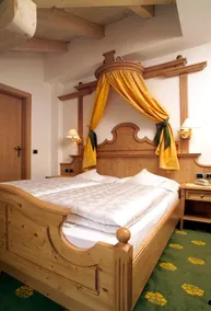 Hotel Flora - Image 1