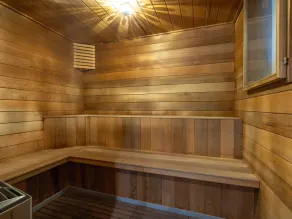 Beautiful, completely renovated luxury home with sauna, jacuzzi and private bathrooms - Image 3