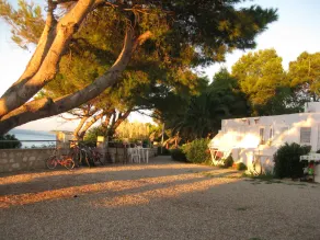 Enfamiljslägenhet 1: a raden av havet. calafatdemar @ gmail. com - Image 4