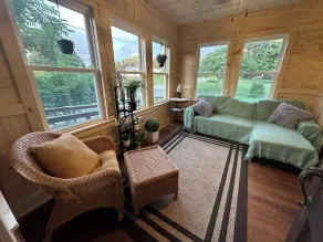 Beautiful Victorian home just minutes away from, town, sking, shopping, nature - Image 4