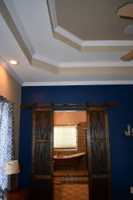 5 BR QUIET Waterfront Spacious Lakehouse on Lake  - Image 2