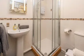 A Beautiful converted barn, sleeps 6 with own hot tub and enclosed garden - Image 3