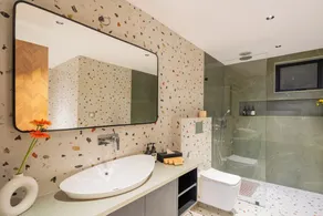 ELIVAAS Signature 1 BHK with Jacuzzi & Lift - Kamerios Brisa - Image 4