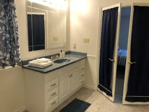 Beautiful Large Home Minutes from Lake Anna with Games & Hot Tub!! - Image 4