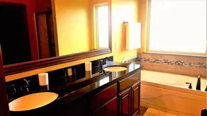 Sleeps 7 / OU Campus / Airport / Restaurants / Shopping Nearby - Image 5
