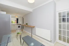 2 Bed Derby House- Parking - Rolls Royce - Image 2
