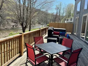 Riverfront Cabin, Hot tub, Fire Pit, Grill, Wi-Fi, Private, Fishing, Swimming - Image 5