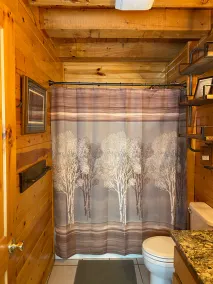 Charming Log Cabin with Wood Burning Fireplace – 1 mile from Downtown Hayward - Image 5