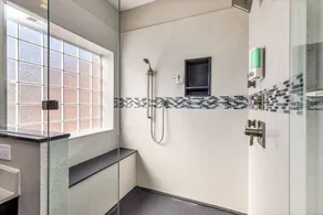 Relax in Style! Hot Tub-Pool-Game Room-Sleeps 12 - Image 4
