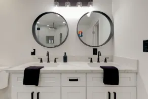 Stylish & Cozy | Mins to Beach | Theater | Hot Tub - Image 4