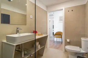 LV Premier LA2 Pool AC Garden sea View  - Image 3