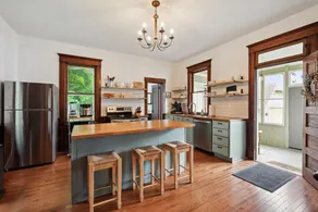Cloverleaf Victorian | Historic Victorian | Walk Downtown | Sleeps 10 - Image 5