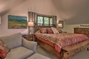 Deer Lake Chalet -\"The Lake Of Changing Colors\"- High Speed Internet  - Image 5